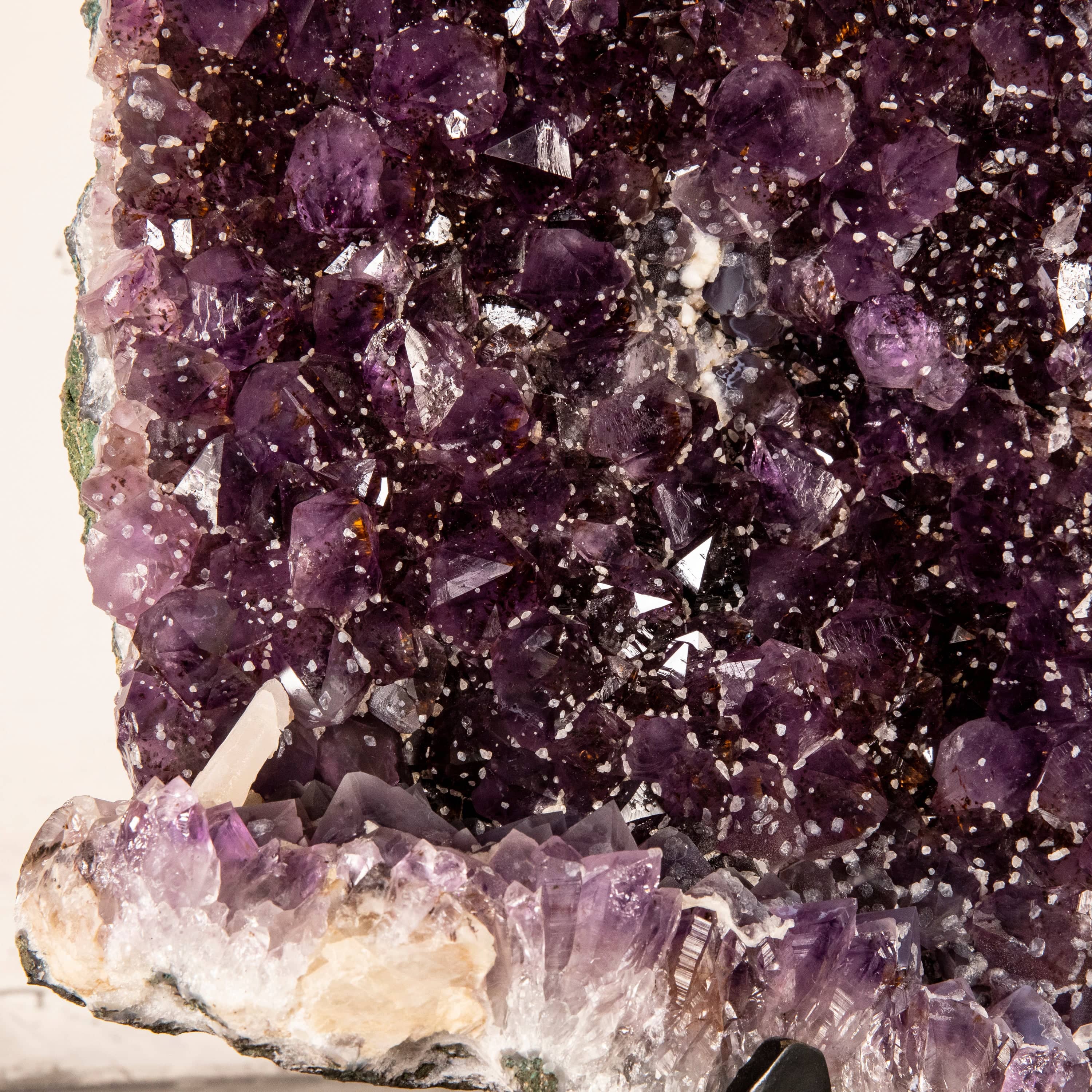 Kalifano Amethyst Amethyst Geode - 38 in. / 174 lbs BAG30000.003