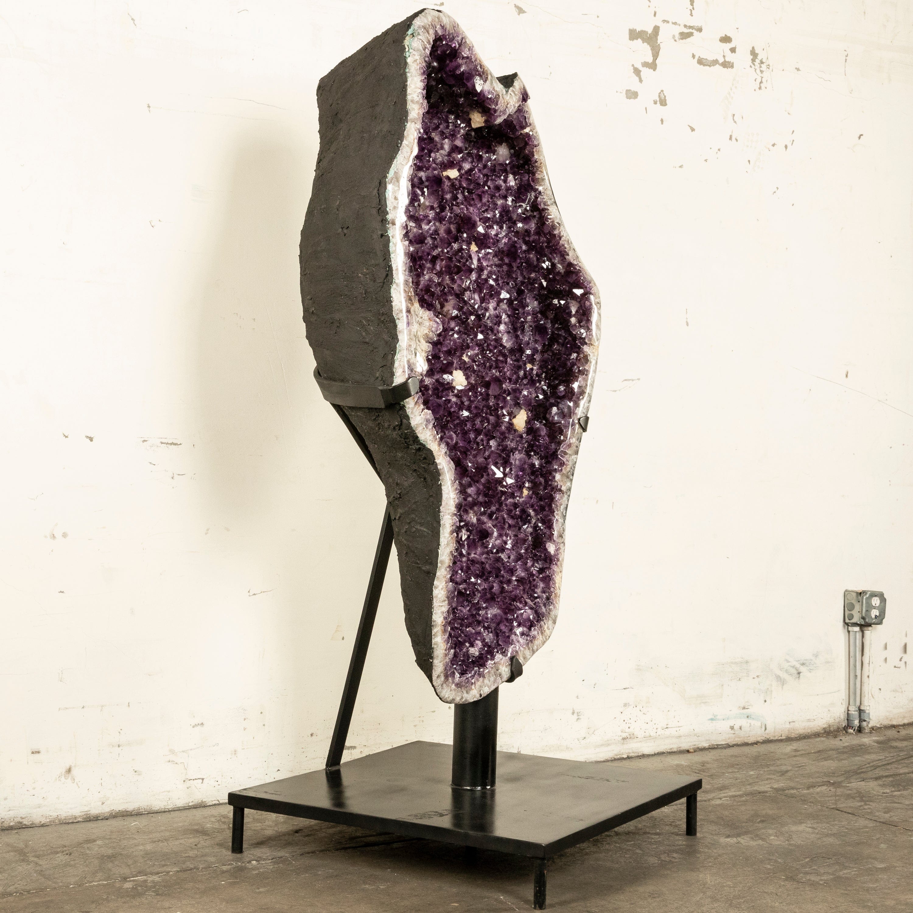 Kalifano Amethyst Amethyst Geode - 73 in. / 719 lbs BAG140000.002