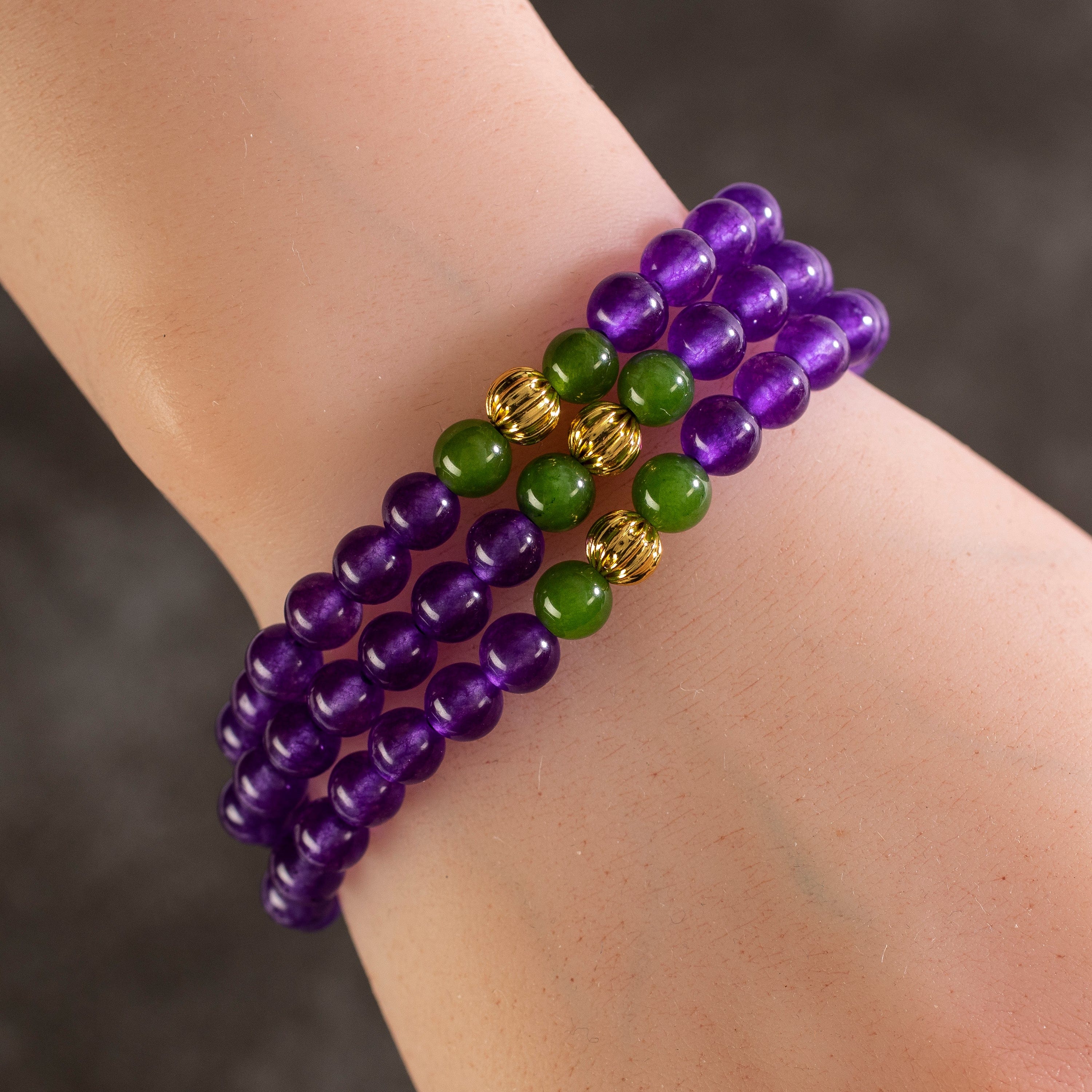 Kalifano Gemstone Bracelets Amethyst 6mm Beads with Aventurine and Gold Color Accent Beads Gemstone Triple Wrap Elastic Bracelet WHITE-BGI3-040