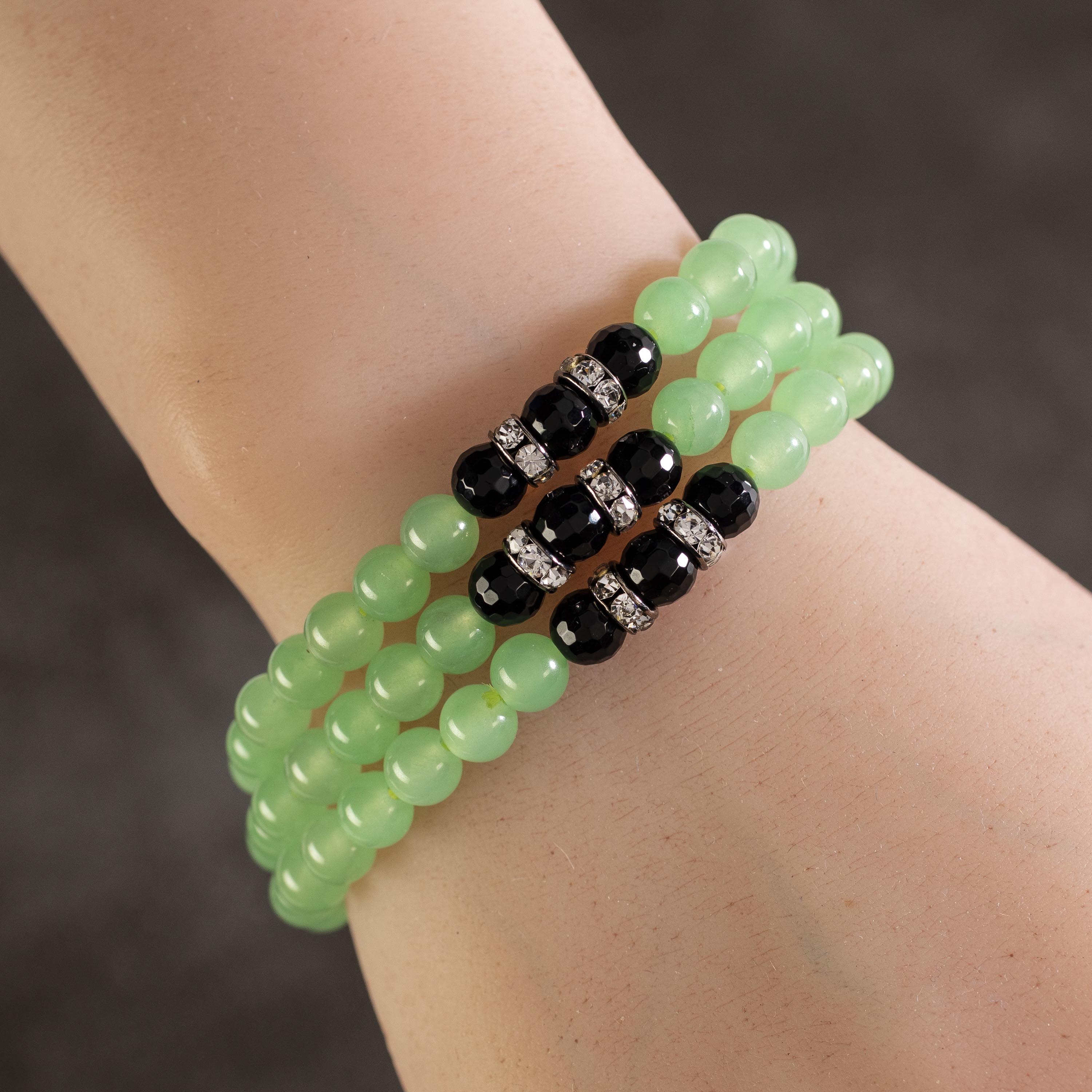 Kalifano Gemstone Bracelets Aventurine 6mm Beads with Black Agate and Crystal Accent Beads Triple Wrap Elastic Gemstone Bracelet WHITE-BGI3-011