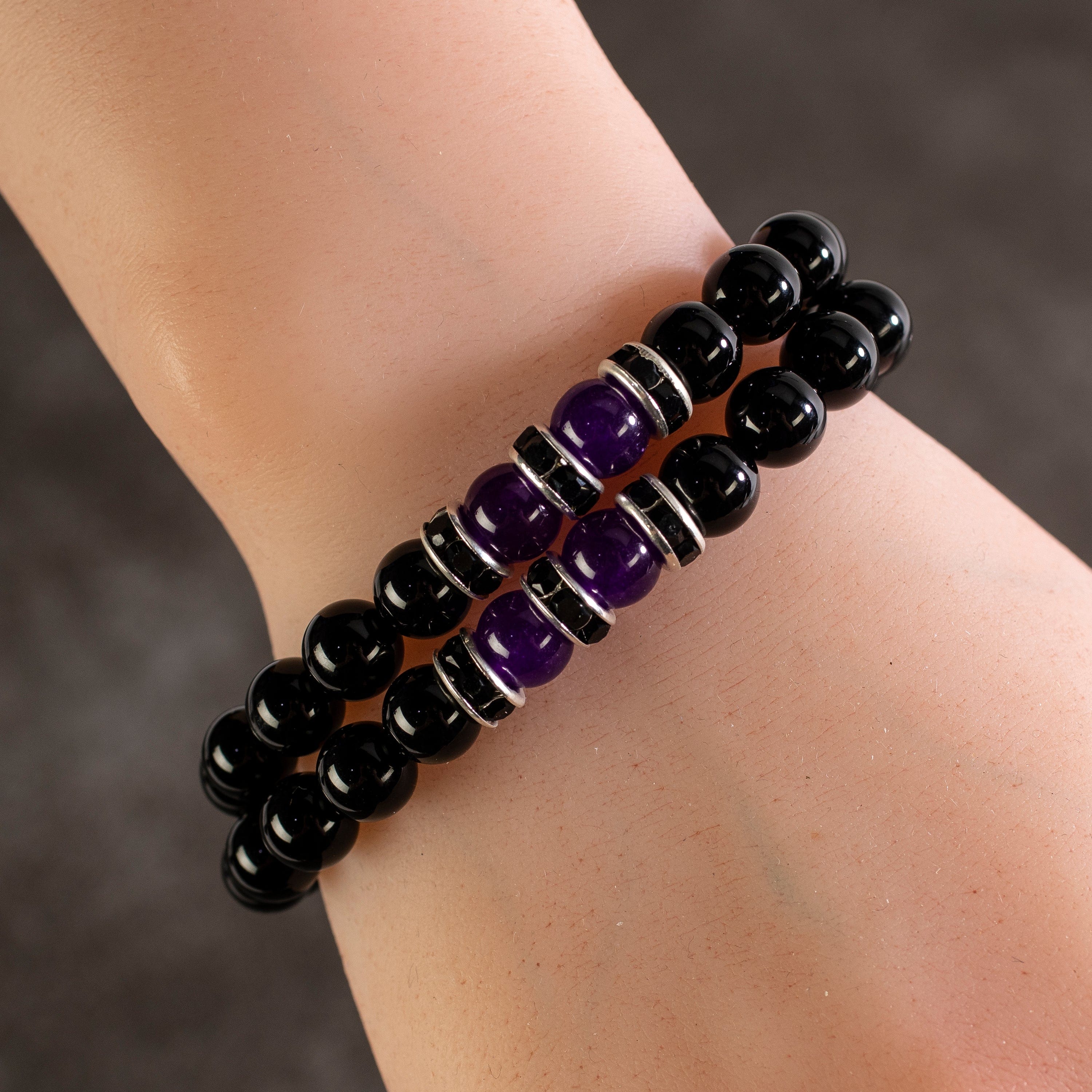 Kalifano Gemstone Bracelets Black Agate 8mm Beads with Amethyst and Black & Silver Accent Beads Double Wrap Elastic Gemstone Bracelet WHITE-BGI2-003