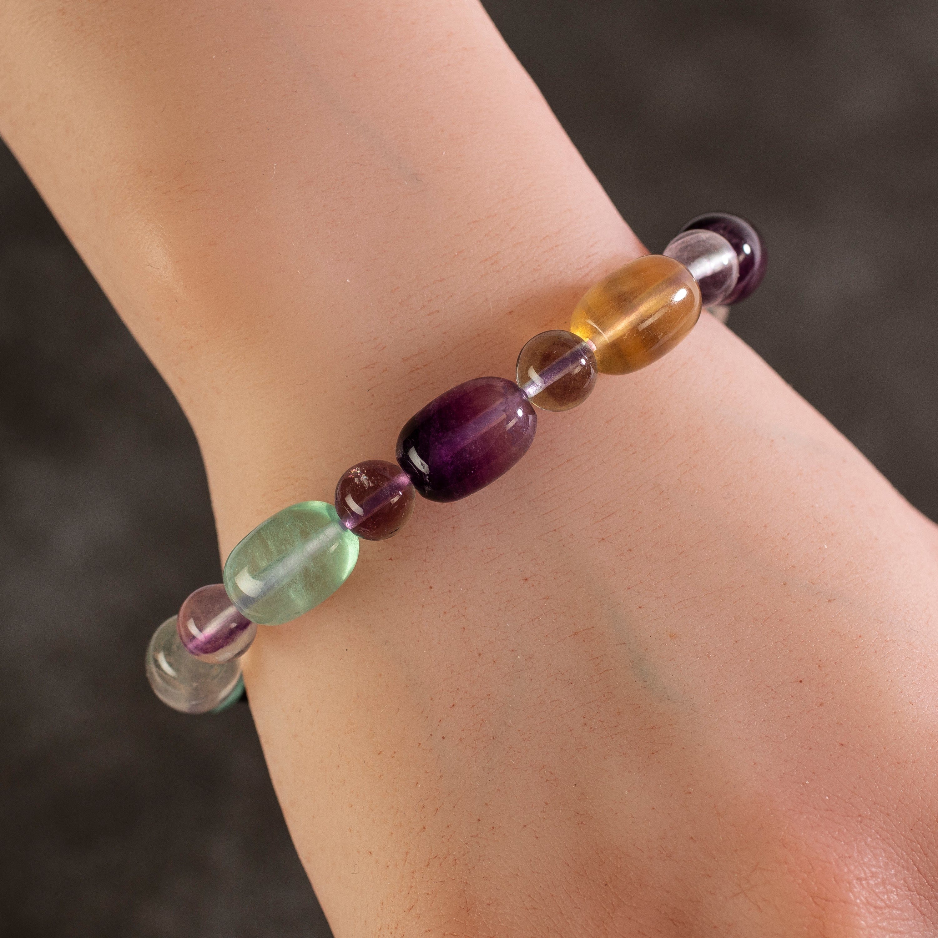 Kalifano Gemstone Bracelets Fluorite Oval and 8mm Natural Gemstone Bead Elastic Bracelet GOLD-BGP-030