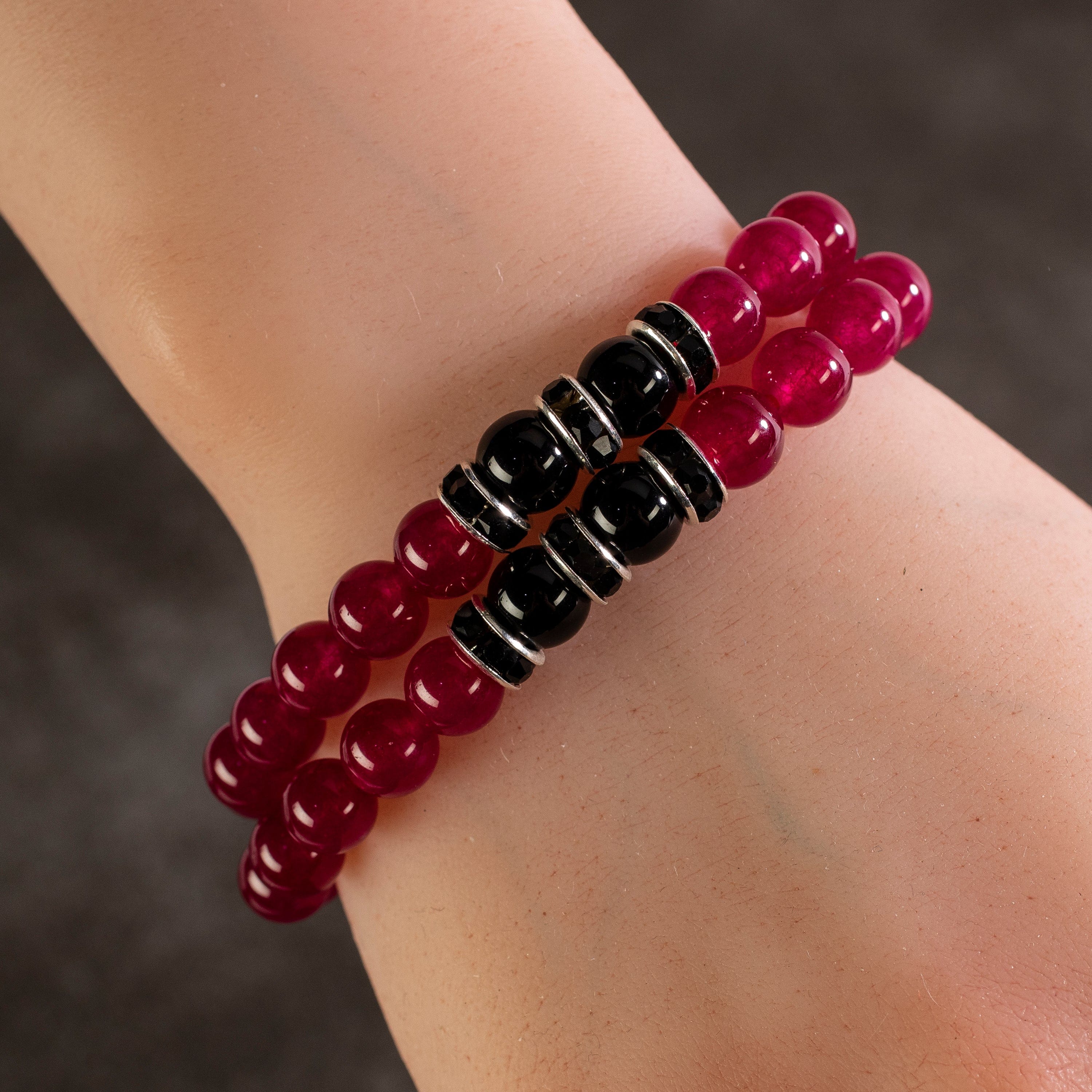 Kalifano Gemstone Bracelets Fuchsia Agate 8mm Beads with Black Agate and Black and Silver Accent Beads Double Wrap Elastic Gemstone Bracelet WHITE-BGI2-017