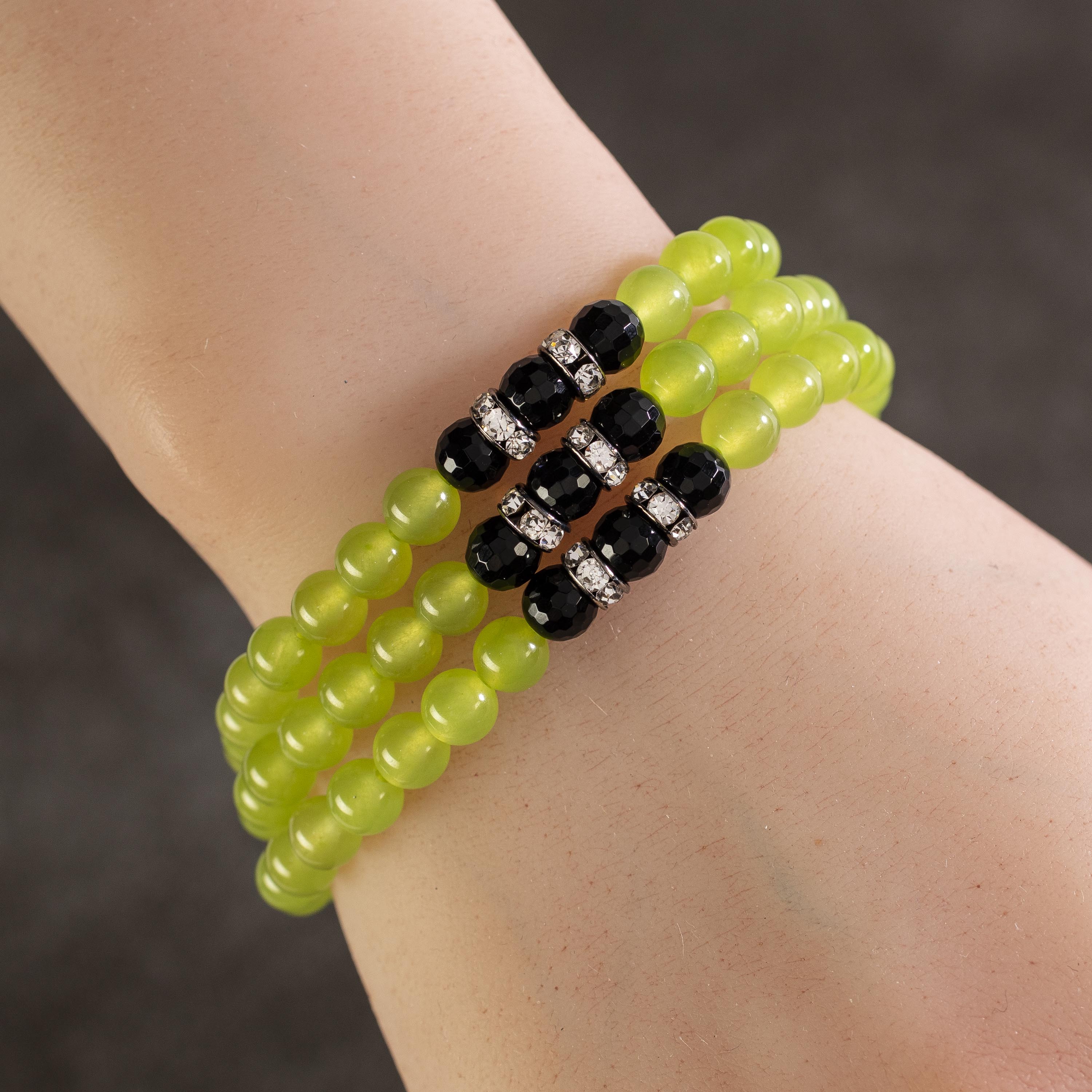 Kalifano Gemstone Bracelets Lime Green Agate 6mm Beads with Black Agate and Crystal Accent Beads Triple Wrap Elastic Gemstone Bracelet WHITE-BGI3-051