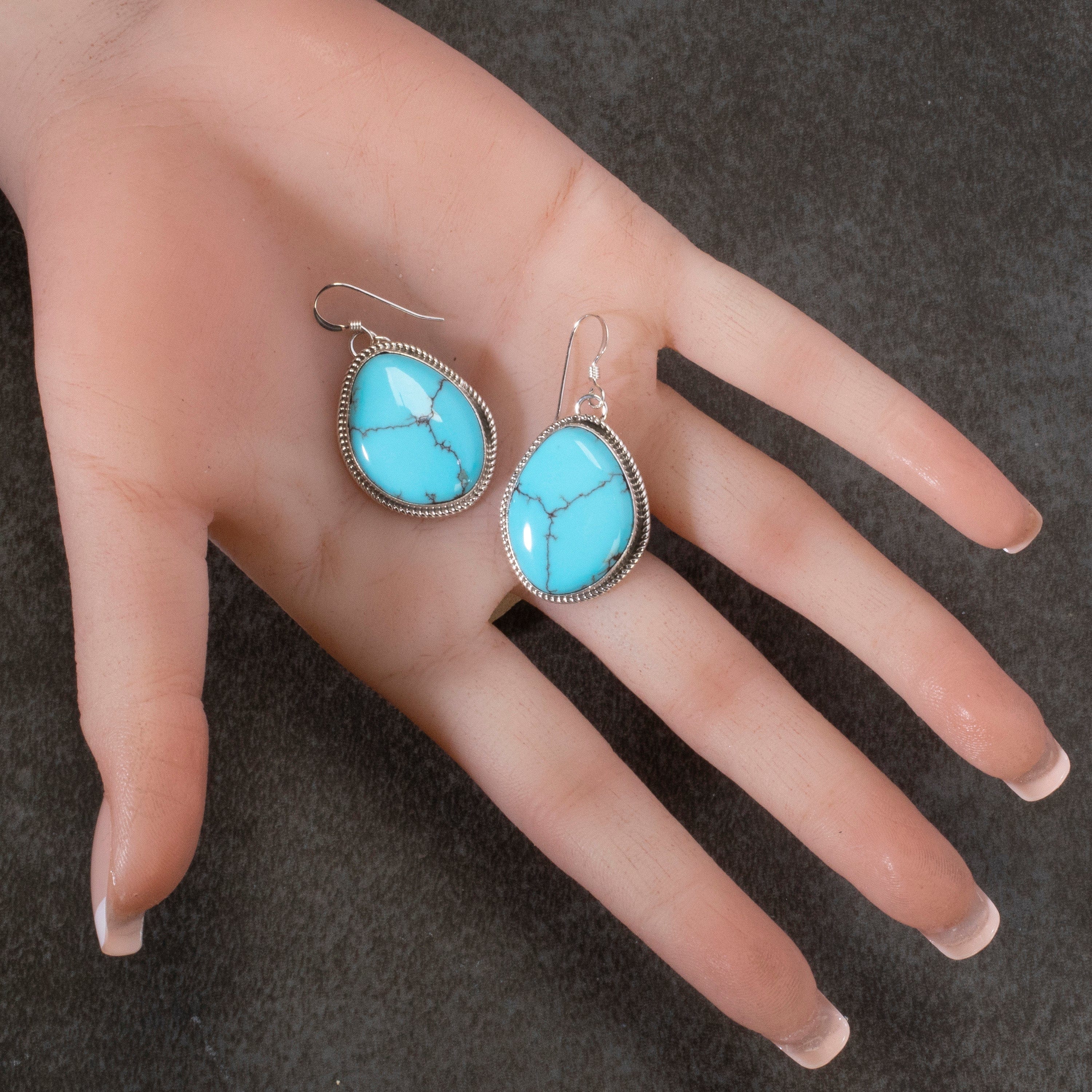 Kalifano Native American Jewelry Kingman Turquoise USA Native American Made 925 Sterling Silver Dangly Earrings with French Hook NAE600.015