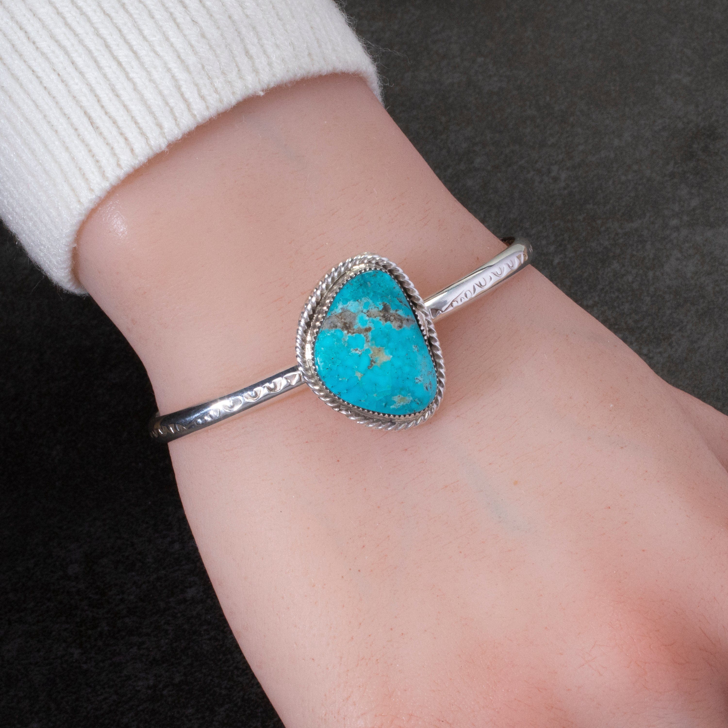 Kalifano Native American Jewelry Tahe Navajo Kingman Turquoise USA Native American Made 925 Sterling Silver Cuff NAB900.008