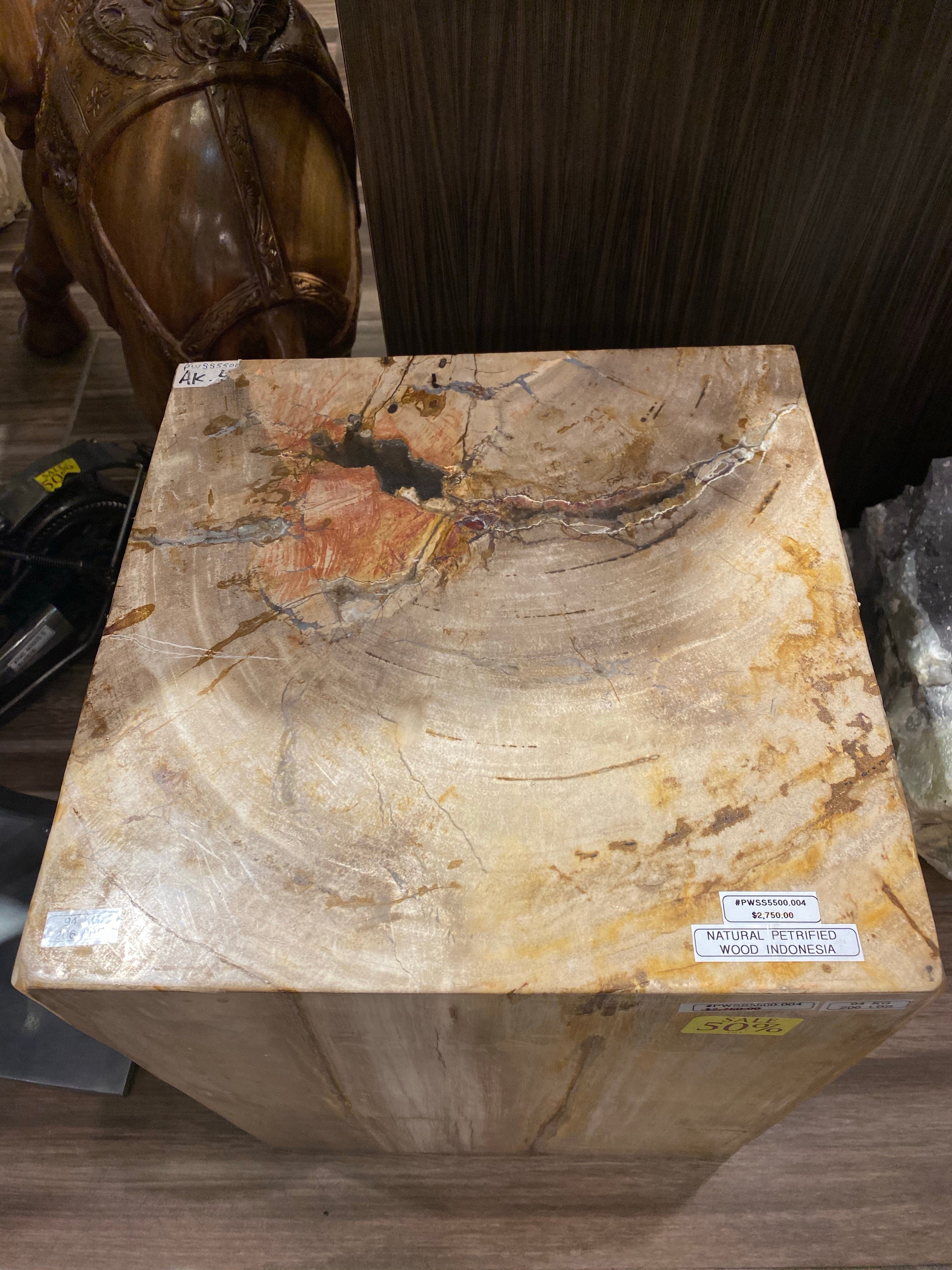 Kalifano PWSS5500.004 - Petrified Wood Stool - Square - Indonesia30 cm x 30 cm x 41 cm - 94 kg PWSS5500.004