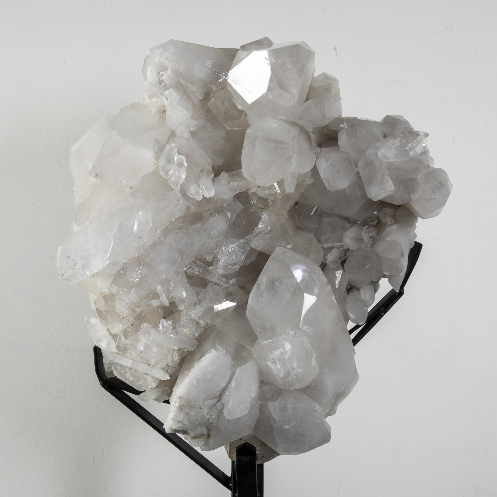 Kalifano Quartz Natural Brazilian Quartz Cluster on Custom Stand - 55‚Äù / 214 lbs QC54000.001